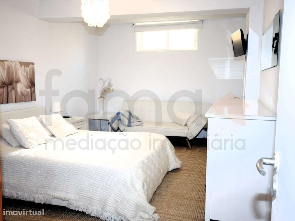 **Oportunidade Única: Moradia T6 à Venda!**-51