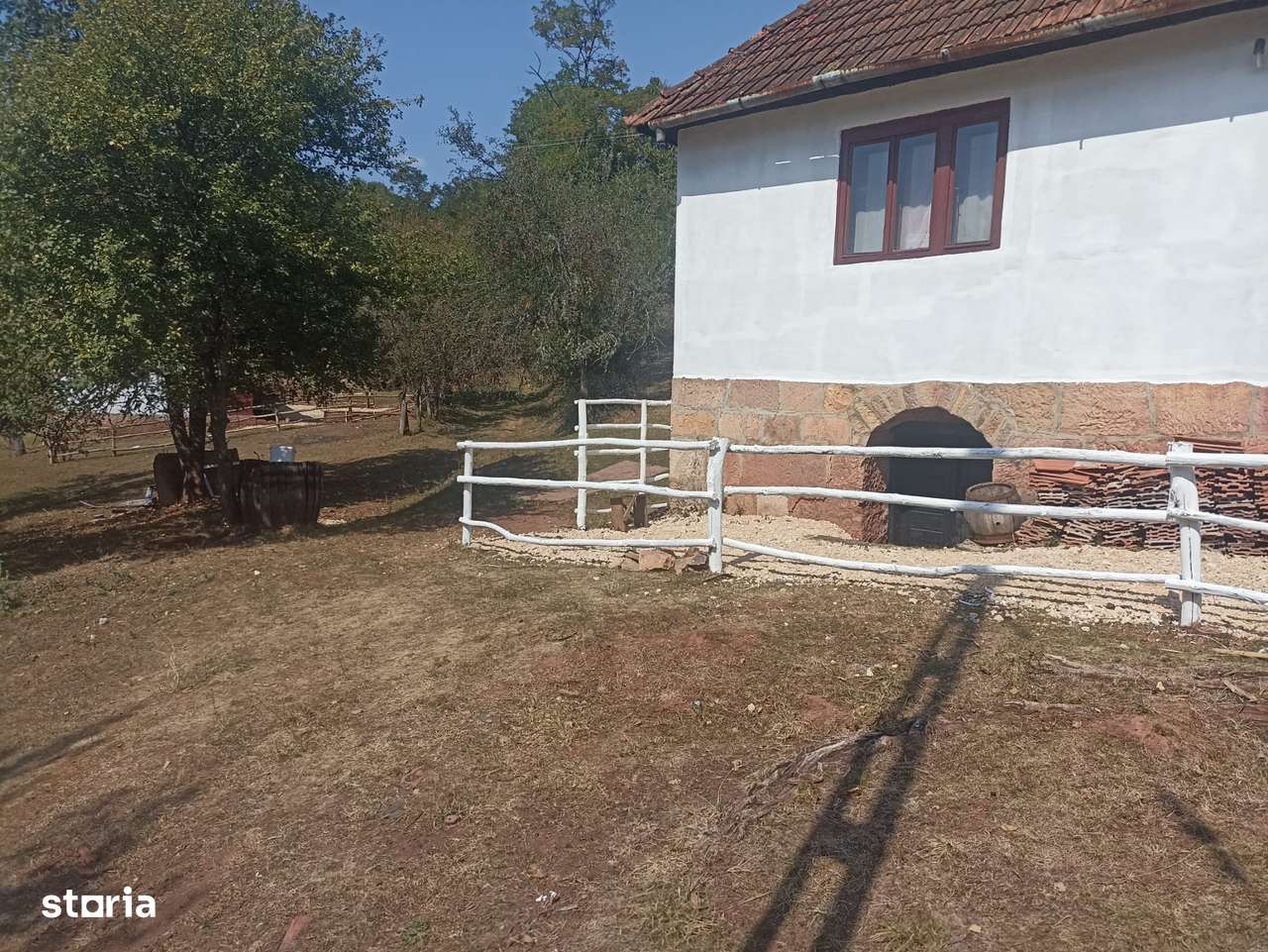 Proprietate plus 13 hectare teren la 25 km de Deva-9