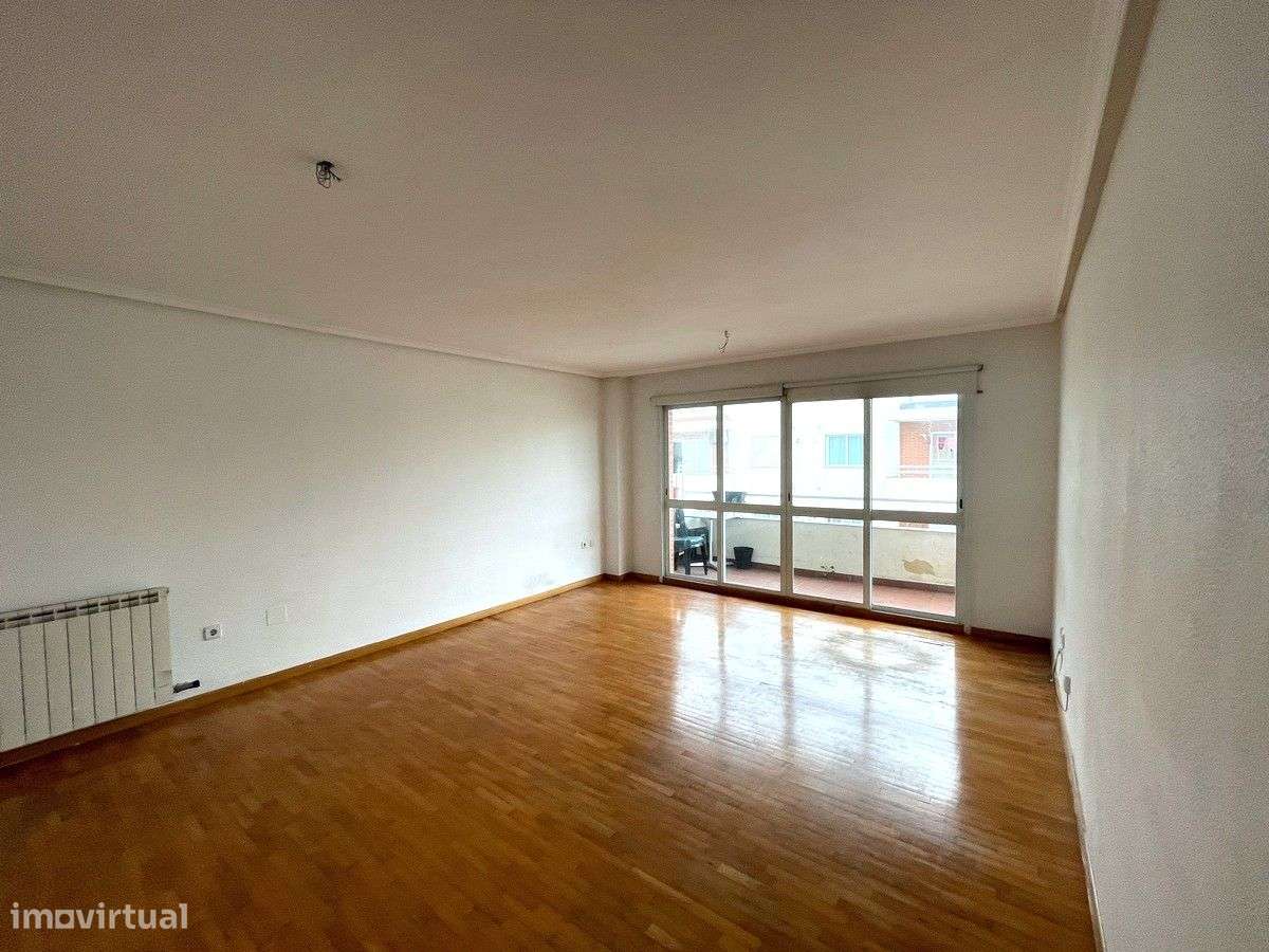 Apartamento T3 em Alhos Vedros com garagem e varanda - Grande imagem: 4/15