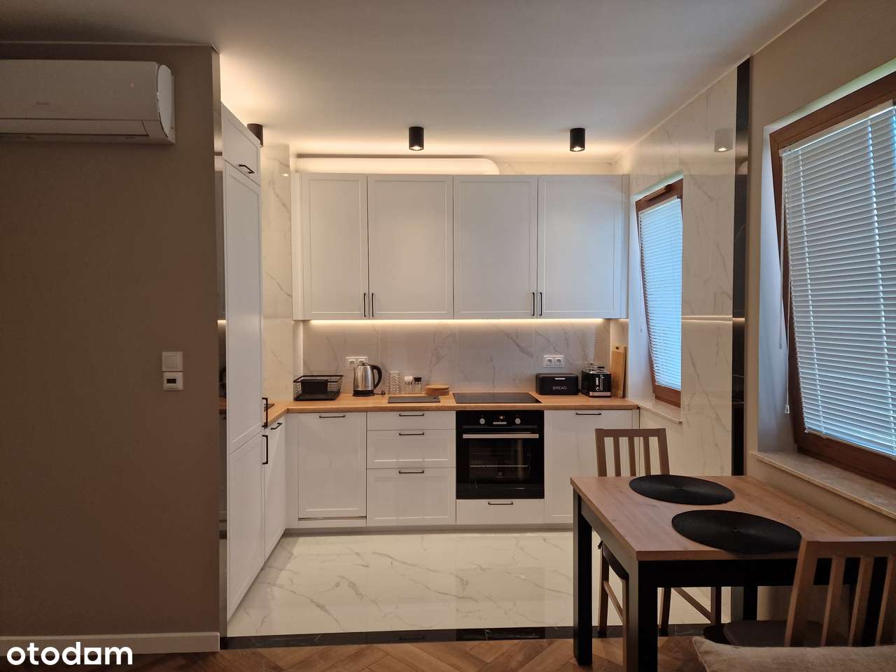 Nowoczesne 2-pokojowe 42 m², klimatyzacja, komórka, od 01.08.