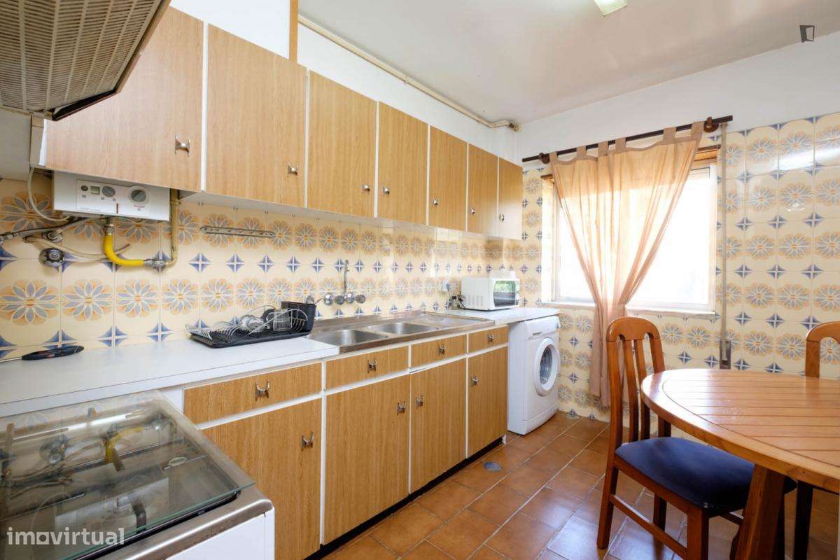 Quarto - localizado em Nogueiras Coimbra - Grande imagem: 4/18