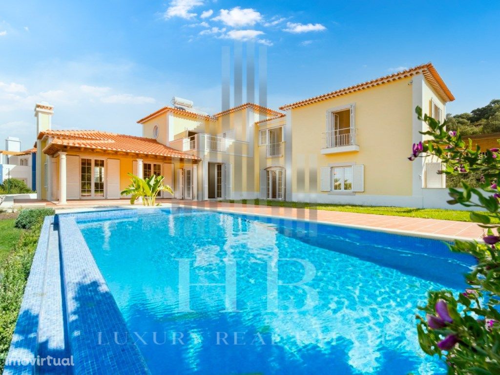 Moradia Luxo T4 com Piscina e Jardim | Sintra