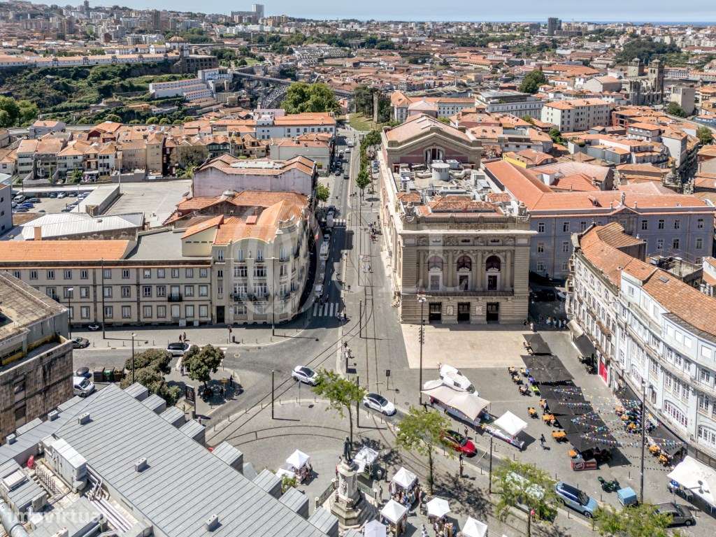 Prédio com PIP aprovado para reabilitação, no Porto - Grande imagem: 4/37