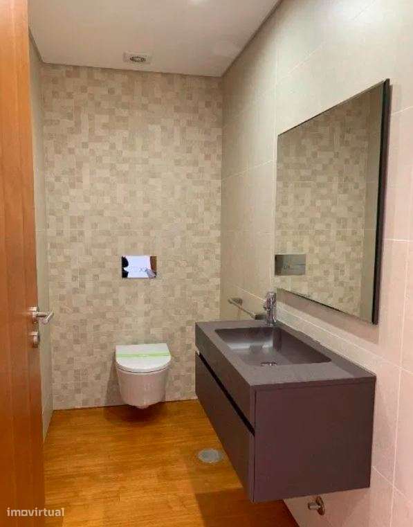 Moradias Novas 3 frentes com Jardim - Águas Santas - Exc. localização-14