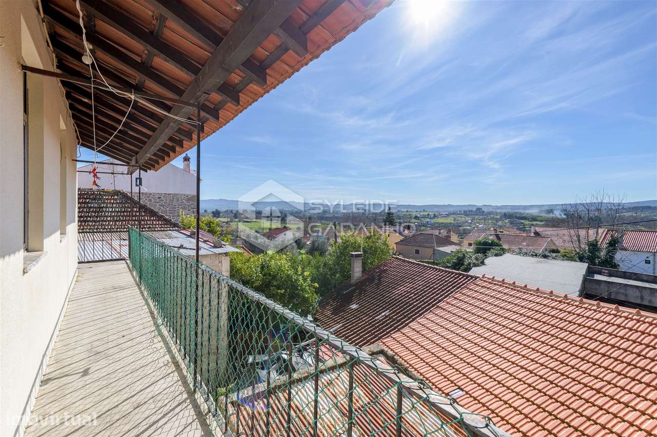 Prédio para venda centro de Caria com comércio no rés-do-chão e ampla-30