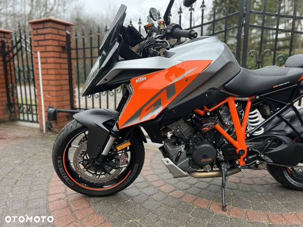 KTM Super Duke - 19