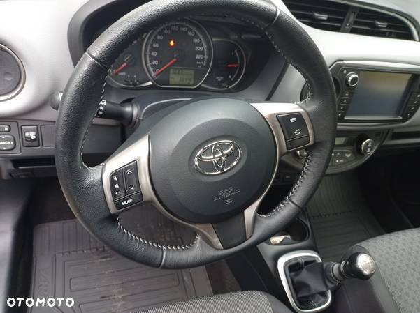 Toyota Yaris 1.33 Premium - 13