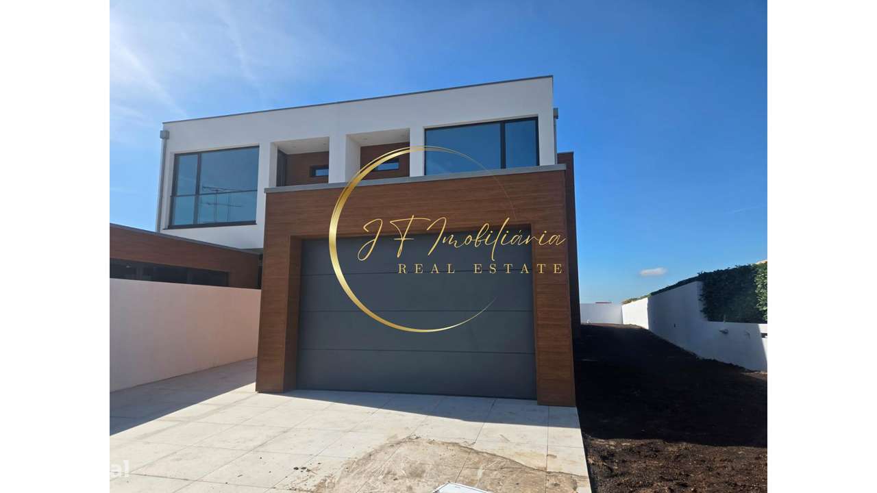 Moradia Geminada T4 em Aradas - Grande imagem: 3/50