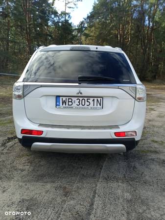 Mitsubishi Outlander - 14