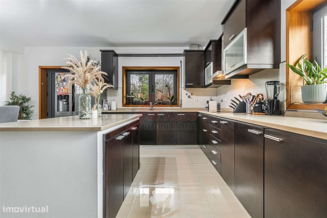 Moradia com Terreno e Espaços Amplos – 5 min de Fafe!-7