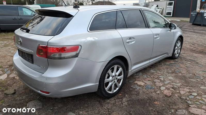 Toyota Avensis 2.2 D-4D Premium - 3