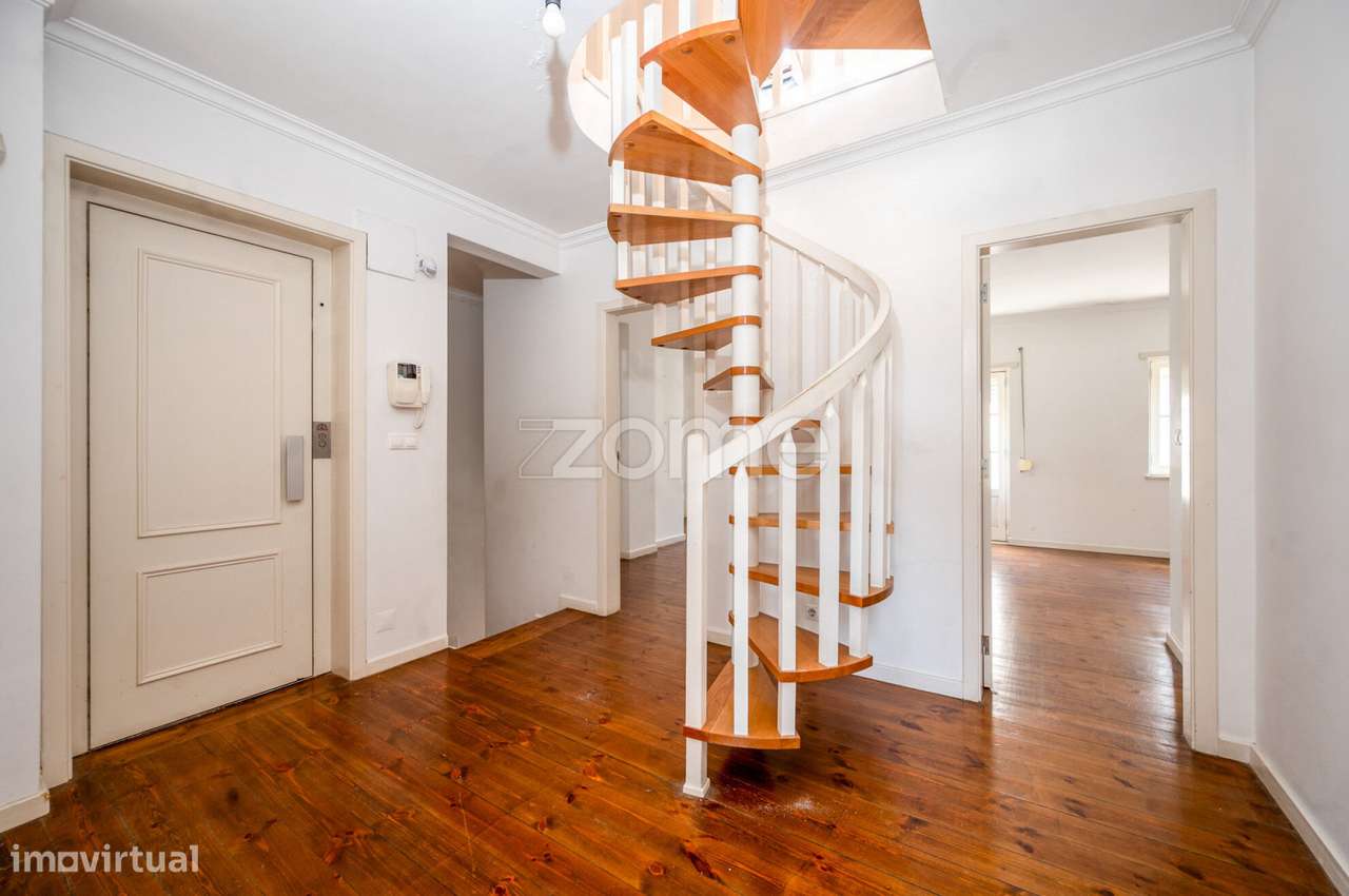 CASA EXCLUSIVA NA RUA DA COSTA (entre as Necessidades e Alcântara)-31