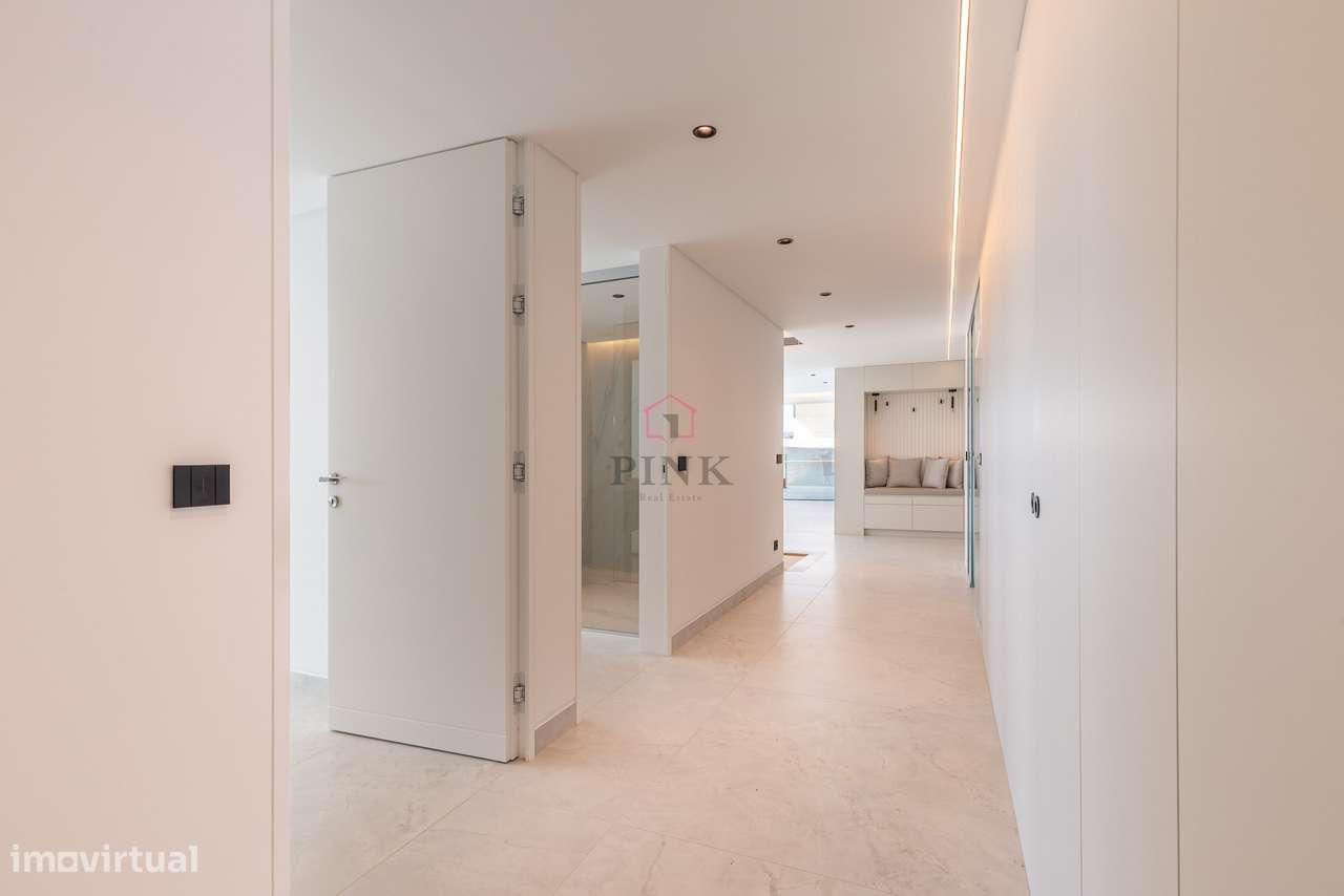 Moradia de Luxo com Piscina - T4 no Funchal-27