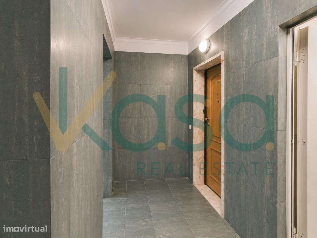 T2 amplo com 98 m², garagem independente, varanda e elevador | Alto...-17