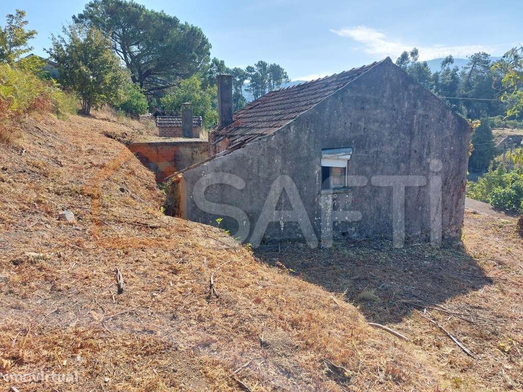 Moradia para reconstrução com terreno - Grande imagem: 4/8