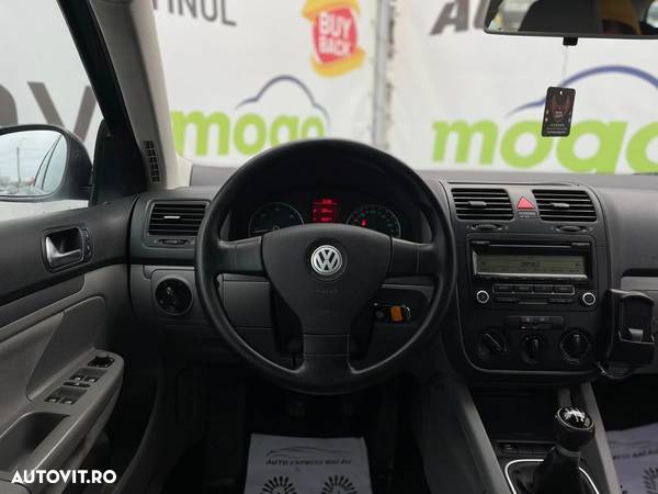 Volkswagen Golf 1.9 TDI BlueMotion Comfortline - 35