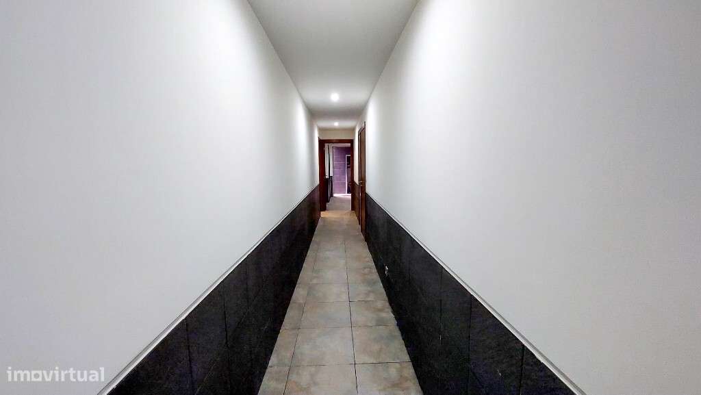 Moradia V4+1 em Banda com Piscina - Dume, Braga-31