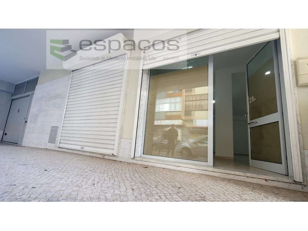 Loja no centro de Mem Martins - Grande imagem: 2/17