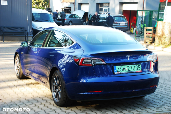 Tesla Model 3 Langstreckenbatterie Allradantrieb Dual Motor - 8