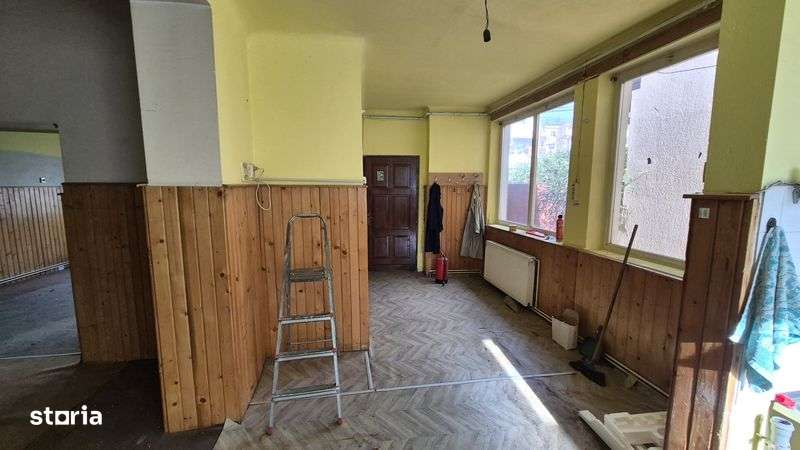 Vand casa cu teren 582 mp in centru - Imagine principală: 4/8