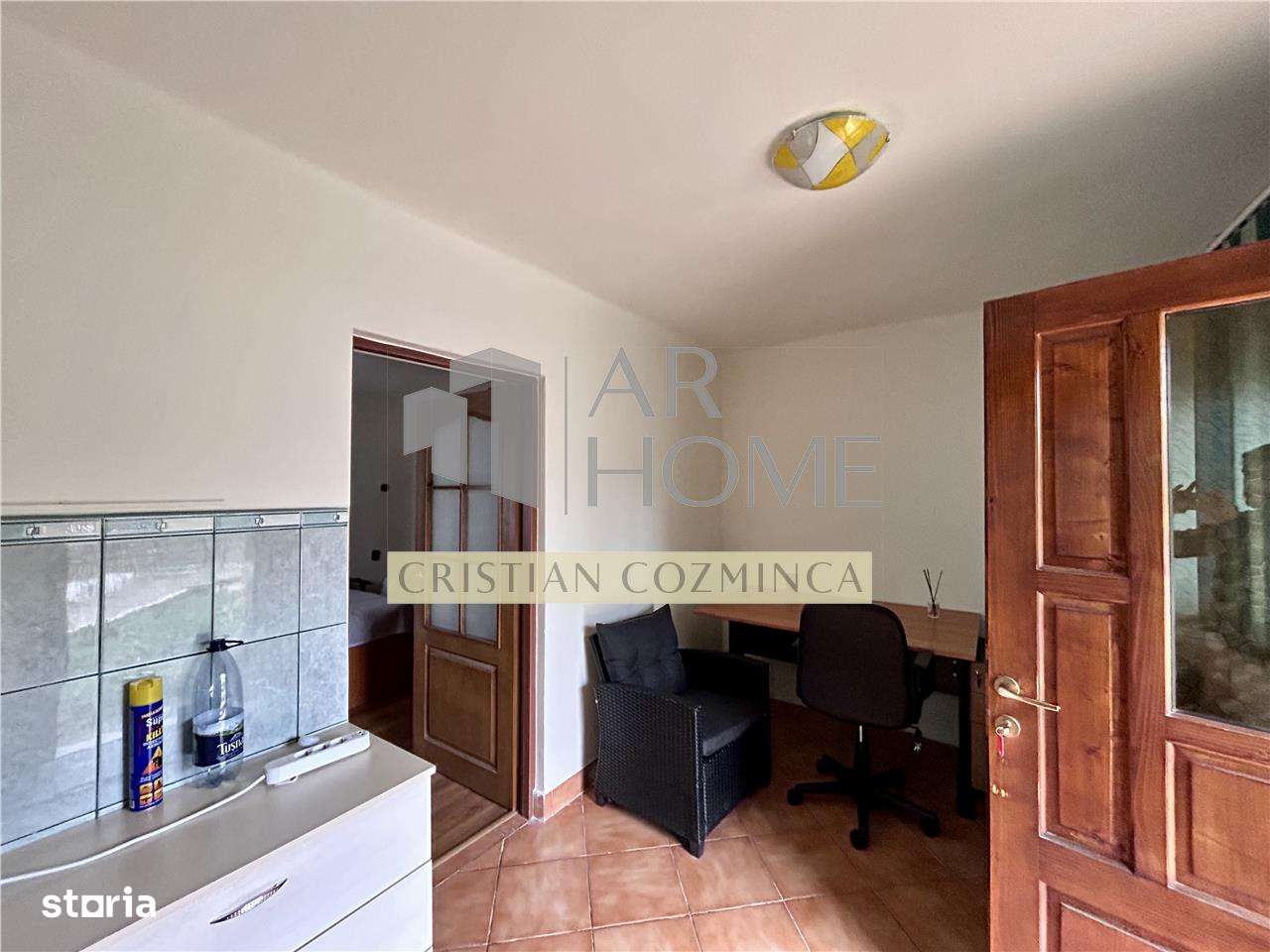 Vanzare casa 6 camere, in Baicoi, teren 1800 MP - Imagine principală: 5/20