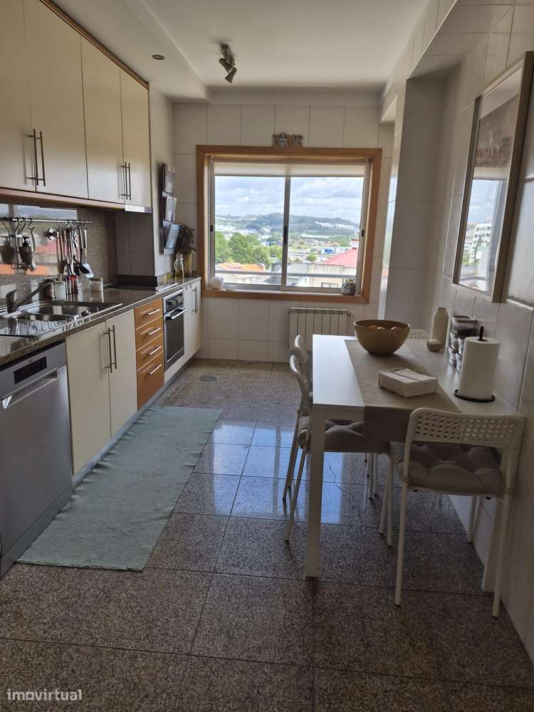 Comprar Excepcional Apartamento T2+1/ 3frentes Águas Santas-18