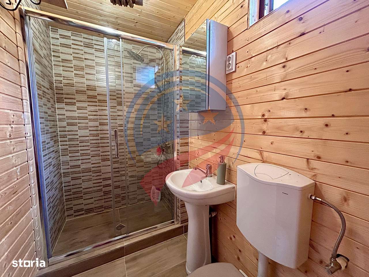 Pensiune in Dubova de vanzare - Imagine principală: 3/16