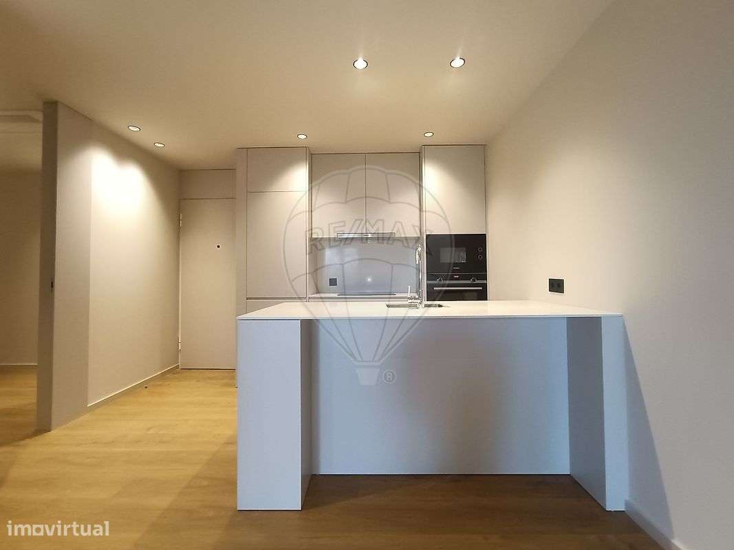 Apartamento T1 para arrendamento - Grande imagem: 2/16