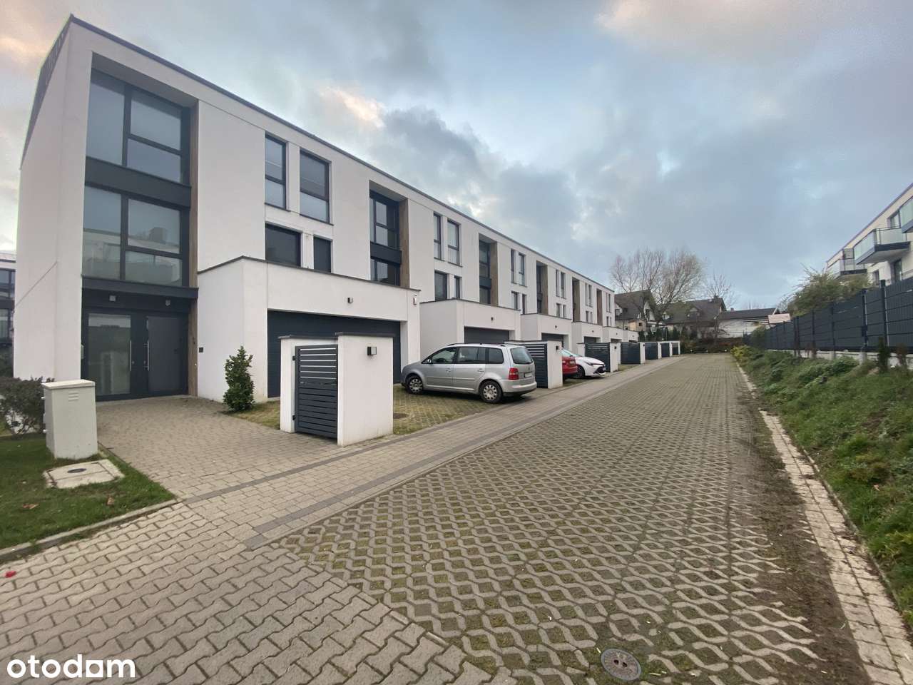 Przestronne 67 m² + prywatna klatka schodowa 30 m²  Bezczynszowe-16