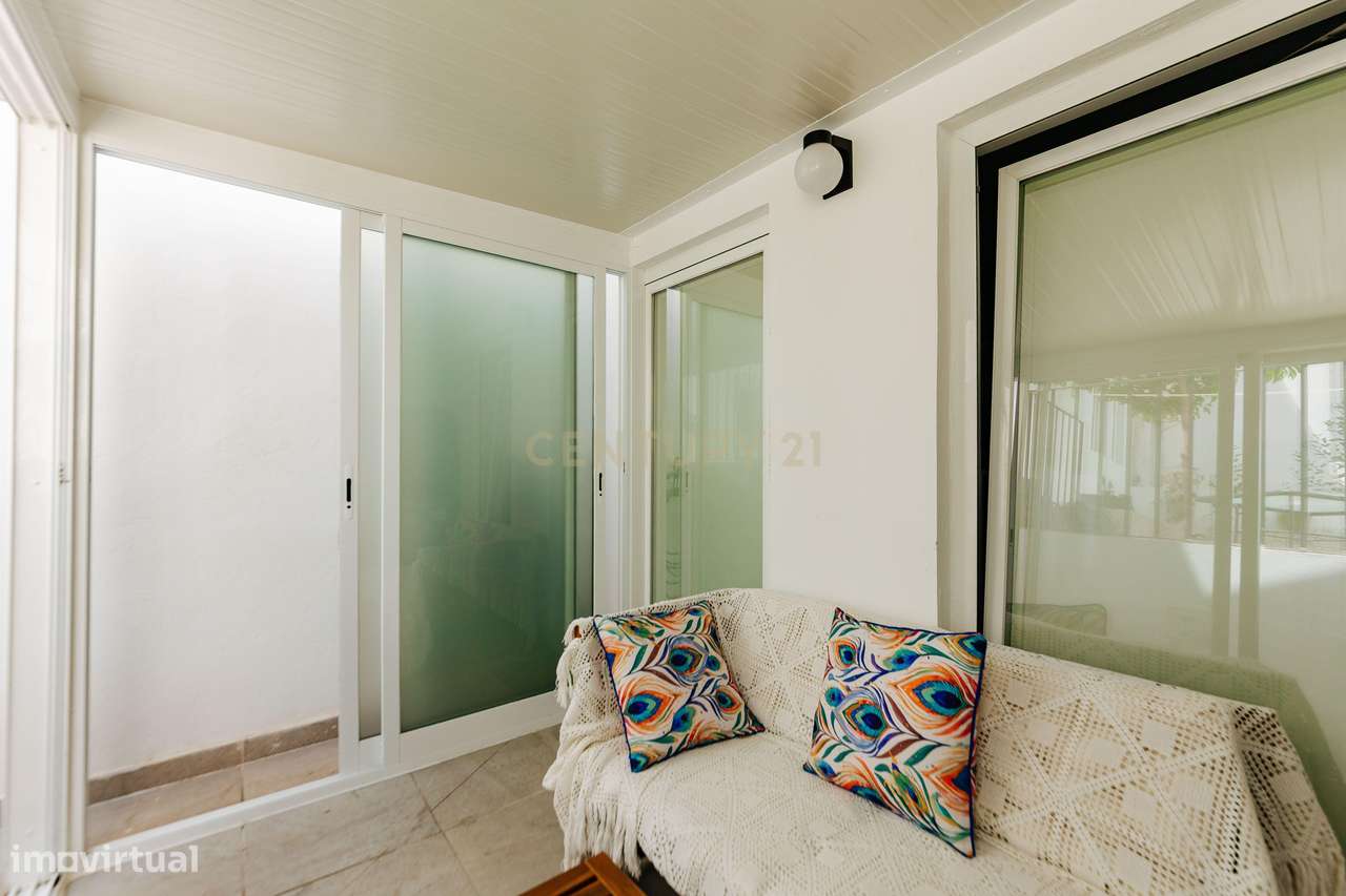 Apartamento Moderno T2 em Almada com Luz Natural e Boa Localização - Grande imagem: 5/54