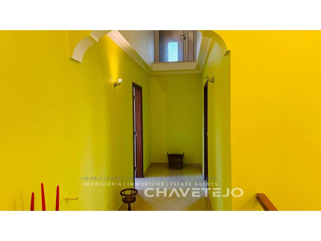 Quintinha T4 com Amplas zona para Oficinas, Terreno Plano e Enorme ...-29