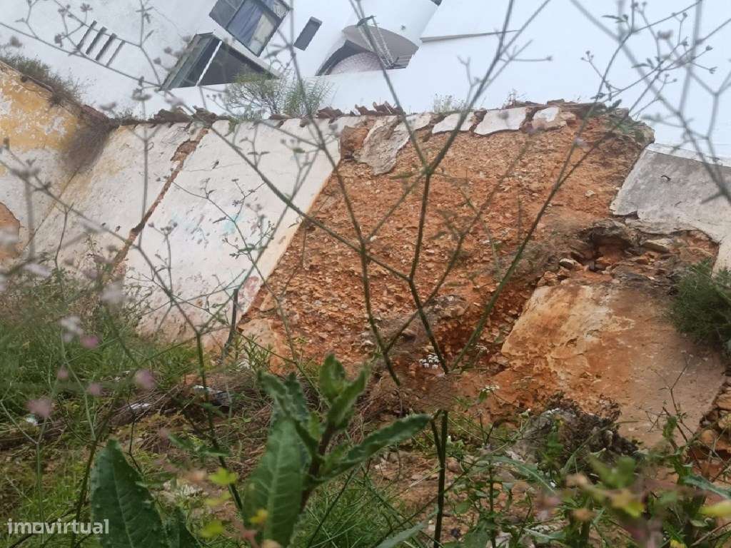 Terreno urbano para construção localizado no centro de Lagoa, Algarve - Grande imagem: 4/16