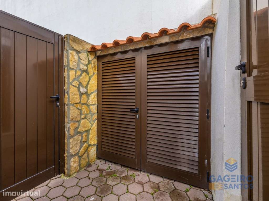 Moradia T2 com Jardim e Churrasqueira a 5 Minutos da Praia-18