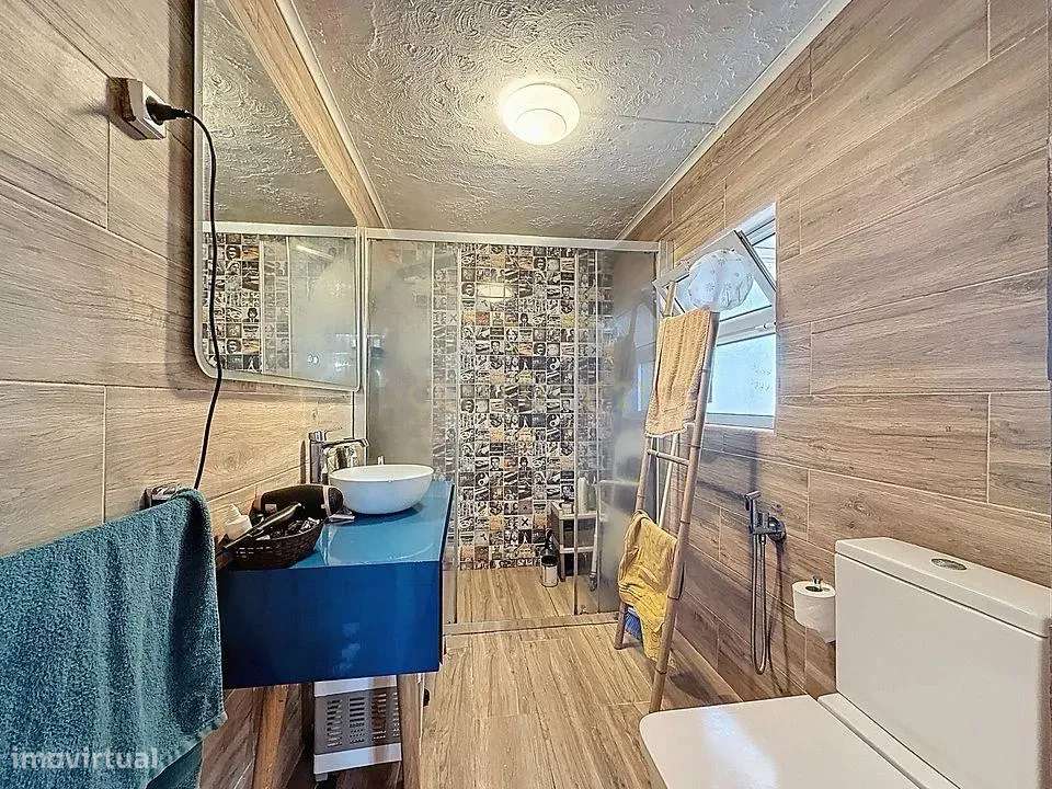 Moradia Única na Vila da Povoação – Um Verdadeiro Miradouro!-5