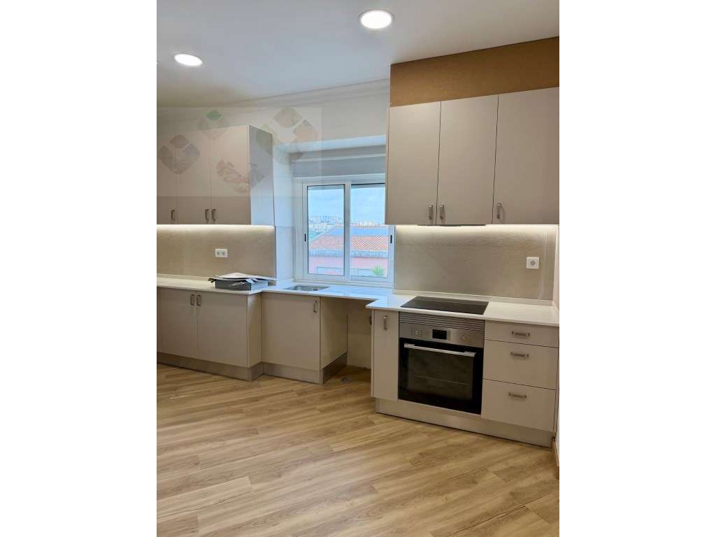 Ótimo T2 - Amadora centro (igreja) - Grande imagem: 2/32