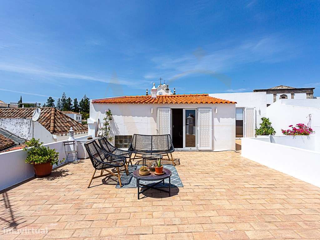 Moradia com Garagem, Piscina, Jardim e amplos Terraços, para venda ...-40