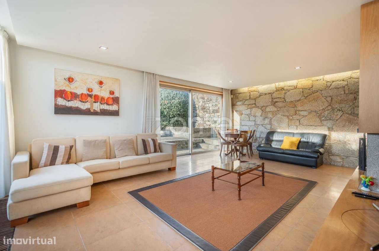 Moradia T4 com piscina | Esposende-6