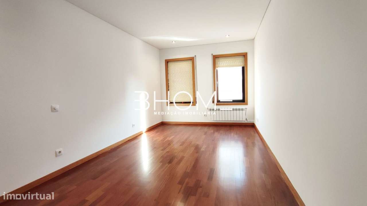 T3 com garagem em S. Vicente próximo do Centro-16