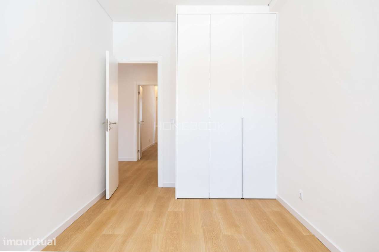 Apartamento T2 renovado na Graça-12