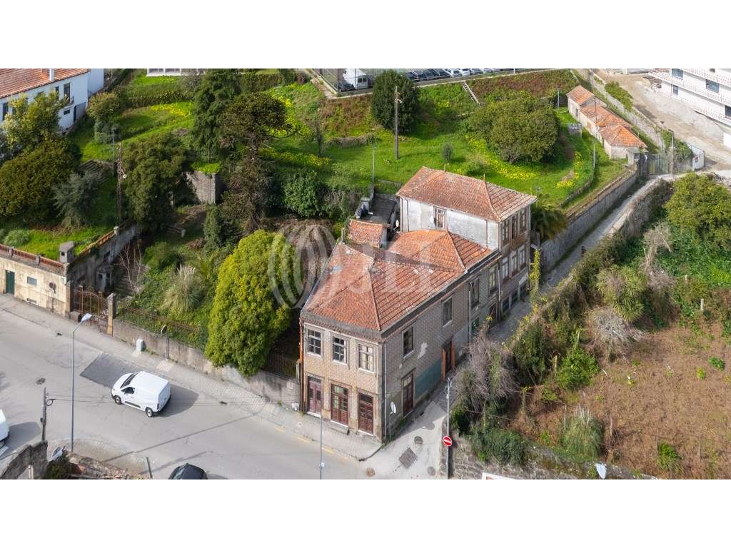 Prédio para reabilitação total, em Campanhã, Porto-1