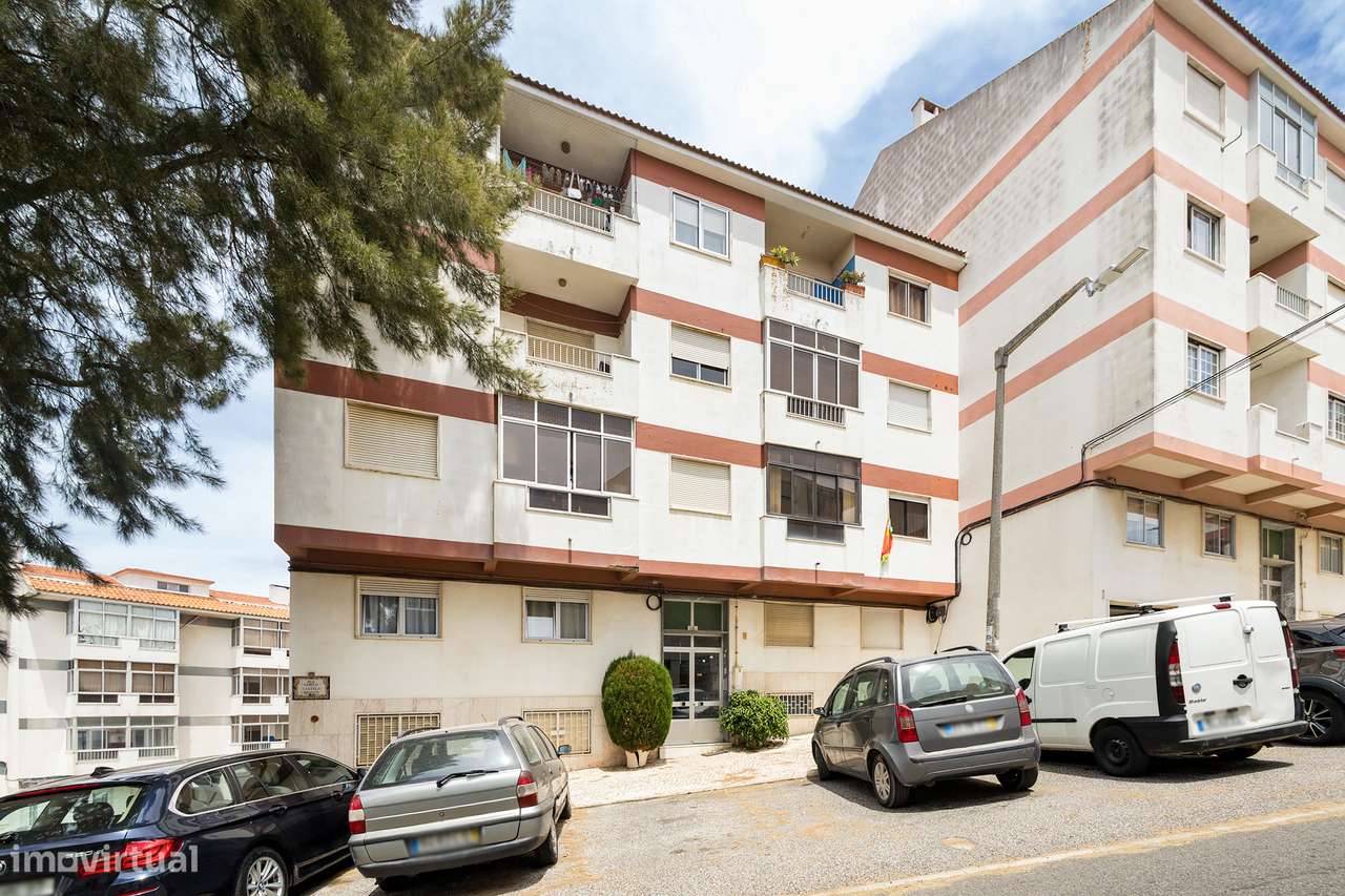 T3 excelentes áreas, duas varandas, vista para a Serra de Sintra-15