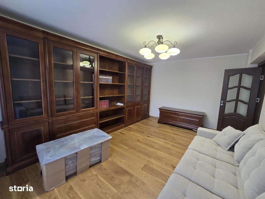 De vanzare Apartament 4 camere, zona Tolstoi. - Imagine principală: 2/14