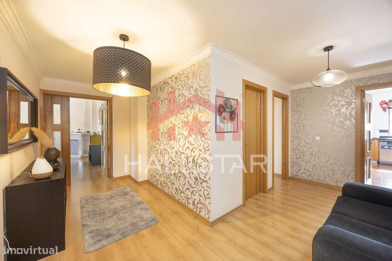 Apartamento T3+1 Duplex / Aquecimento Central / Garagem / Planalto - Grande imagem: 2/54