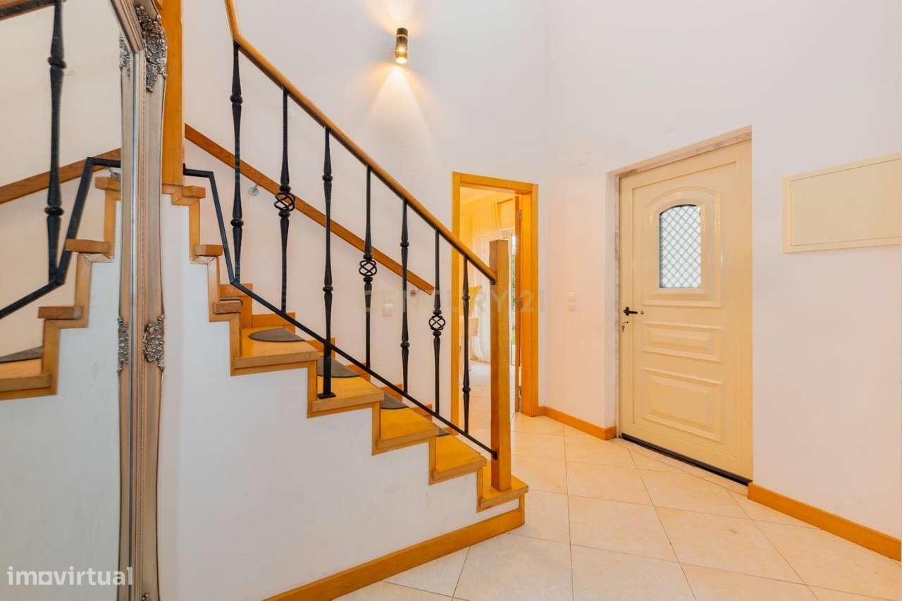 Moradia na Aroeira – Conforto, Elegância e Lazer-17