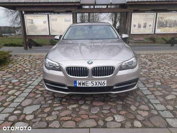 BMW Seria 5 528i - 2