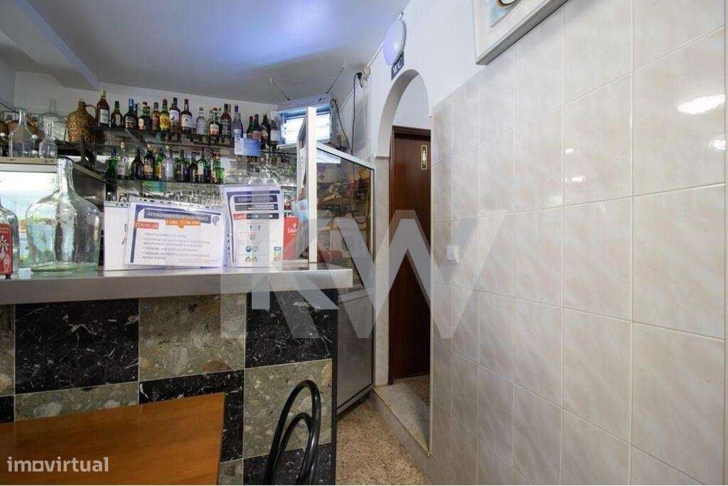LOJA COM ALVARÁ PARA CAFÉ/SNACK-BAR, LICENÇA DE ESPLANADA E RECHEIO IN - Grande imagem: 5/11
