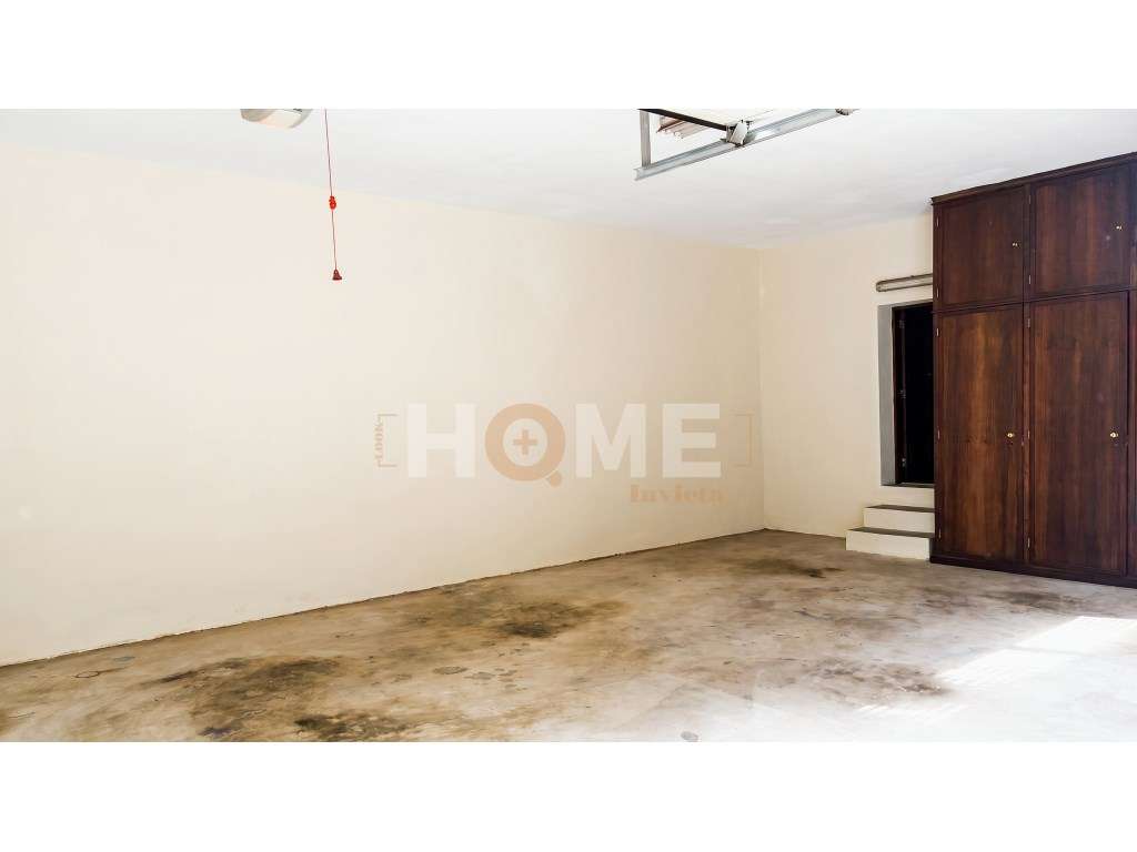 Moradia T3 independente, com garagem para 3 carros e 1257m2 de terr...-28
