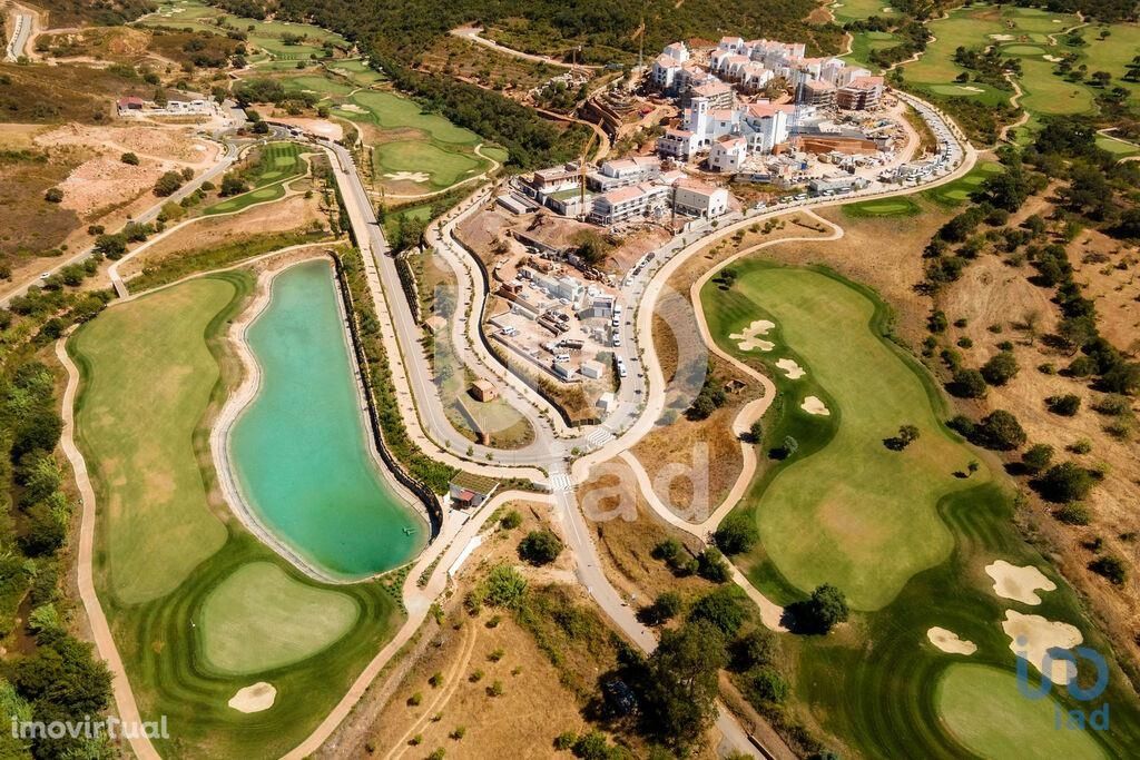 Terreno em Faro de 300,00 m2