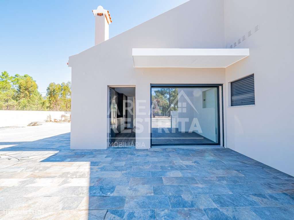 FANTASTICA MORADIA T5 COM PISCINA EM LOTE DE 5239M2 EM VILA AMELIA ... - Grande imagem: 3/60