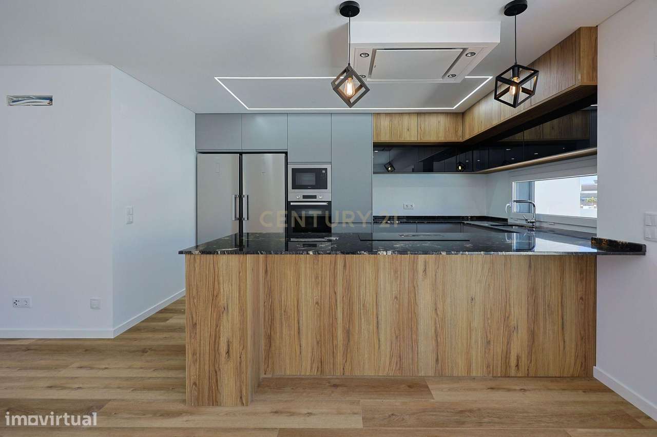 Moradia T4 em Charneca de Caparica, Almada-8